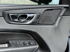 Volvo  Plus Dark Recharge Plug-In Hybrid AWD T8 Twin Engine EU6d AD StandHZG AHK digita