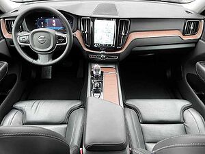 Volvo  Plus Dark 2WD B4 Benzin EU6d StandHZG AHK digitales Cockpit Memory Sitze Soundsy