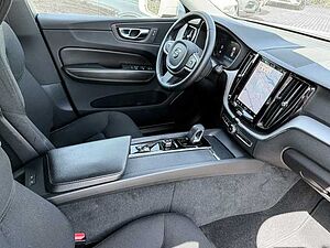 Volvo  Momentum Pro 2WD B4 Diesel EU6d AHK digitales Cockpit Soundsystem LED Kurvenlich