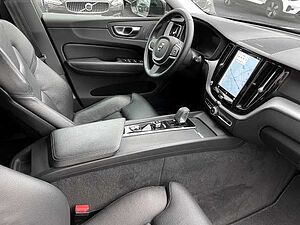 Volvo  Momentum Pro 2WD B4 Diesel EU6d AD StandHZG AHK Navi digitales Cockpit Soundsyst