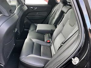 Volvo  Plus Black Edition AWD B5 Benzin EU6d Leder digitales Cockpit Memory Sitze Sound