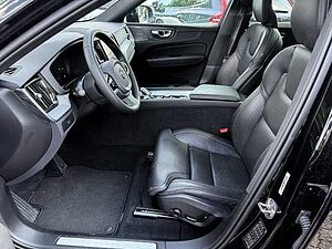 Volvo  Plus Black Edition AWD B5 Benzin EU6d AHK digitales Cockpit Memory Sitze Soundsy