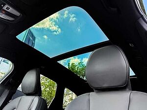 Volvo  Plus Black Edition AWD B5 Benzin EU6d AHK digitales Cockpit Memory Sitze Soundsy