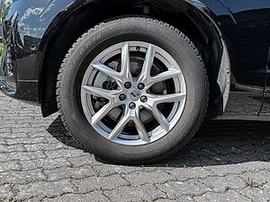 Volvo  Plus Black Edition AWD B5 Benzin EU6d AHK digitales Cockpit Memory Sitze Soundsy