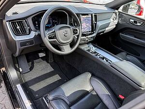 Volvo  Plus Black Edition AWD B5 Benzin EU6d AHK digitales Cockpit Memory Sitze Soundsy