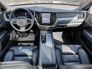 Volvo  Plus Black Edition AWD B5 Benzin EU6d AHK digitales Cockpit Memory Sitze Soundsy