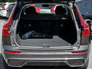 Volvo  Ultra Dark Recharge Plug-In Hybrid AWD T8 Twin Engine EU6d HUD StandHZG digitale