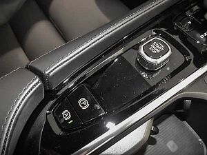 Volvo  B4 Diesel Plus Bright Leder Standh. LED