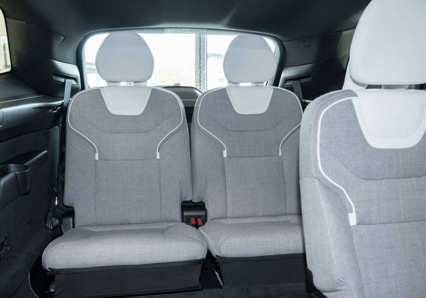 Volvo  Ultra Twin Motor AWD  7-Sitzer Panoramadach CARE