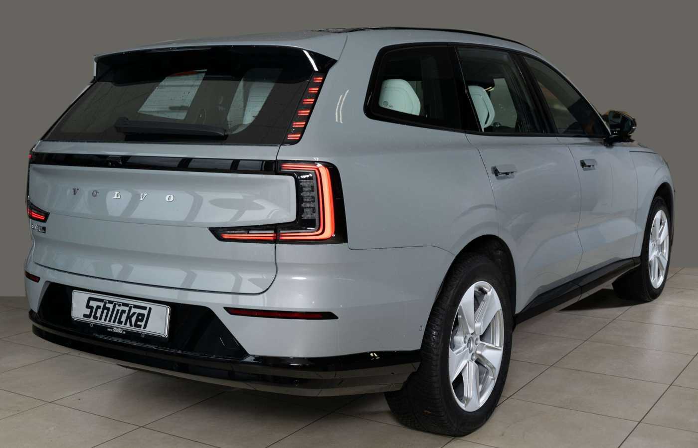 Volvo  Ultra Twin Motor AWD  7-Sitzer Panoramadach CARE