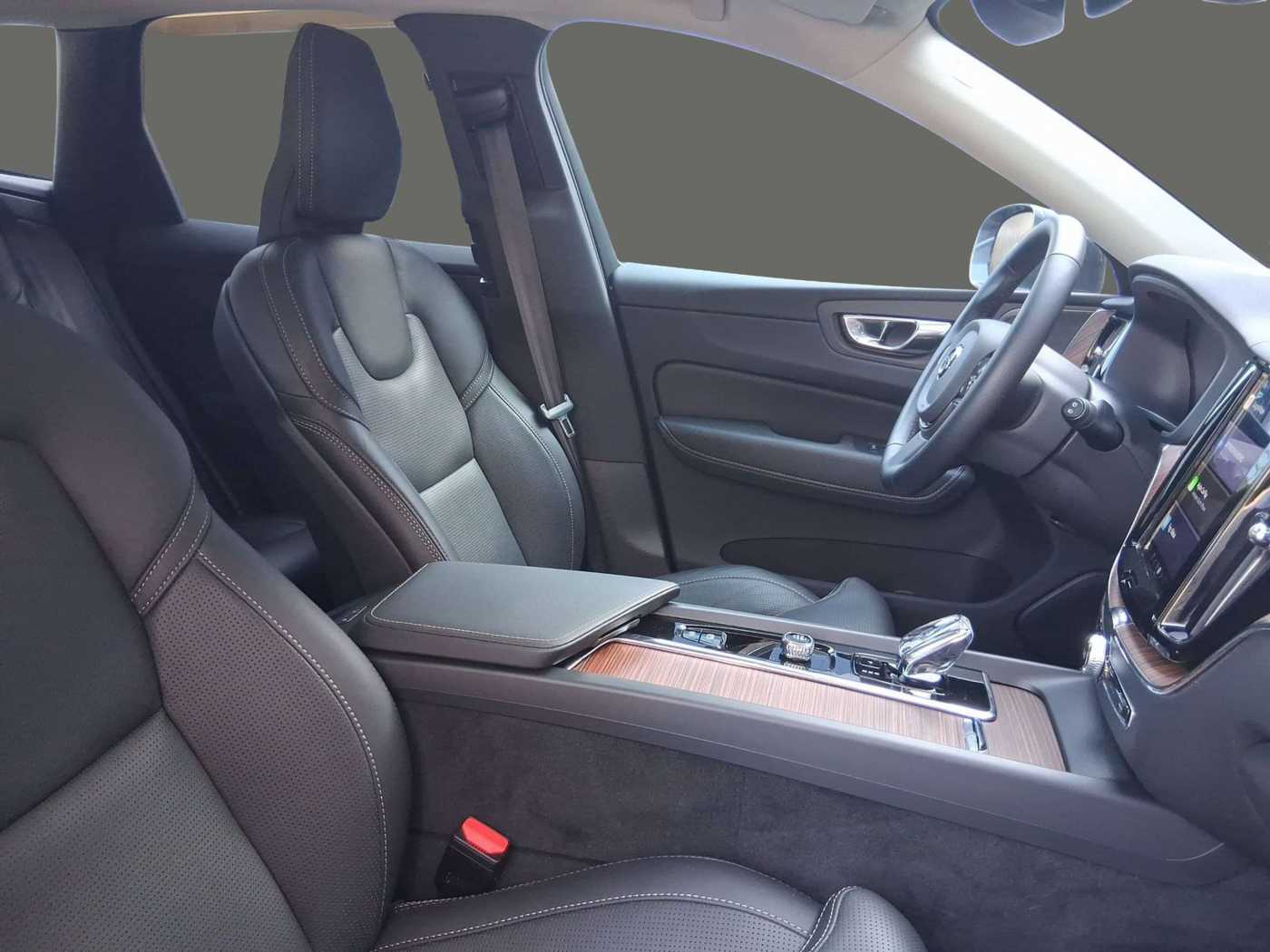 Volvo  T8 Plus Bright Recharge Plug-In Hybrid AWD