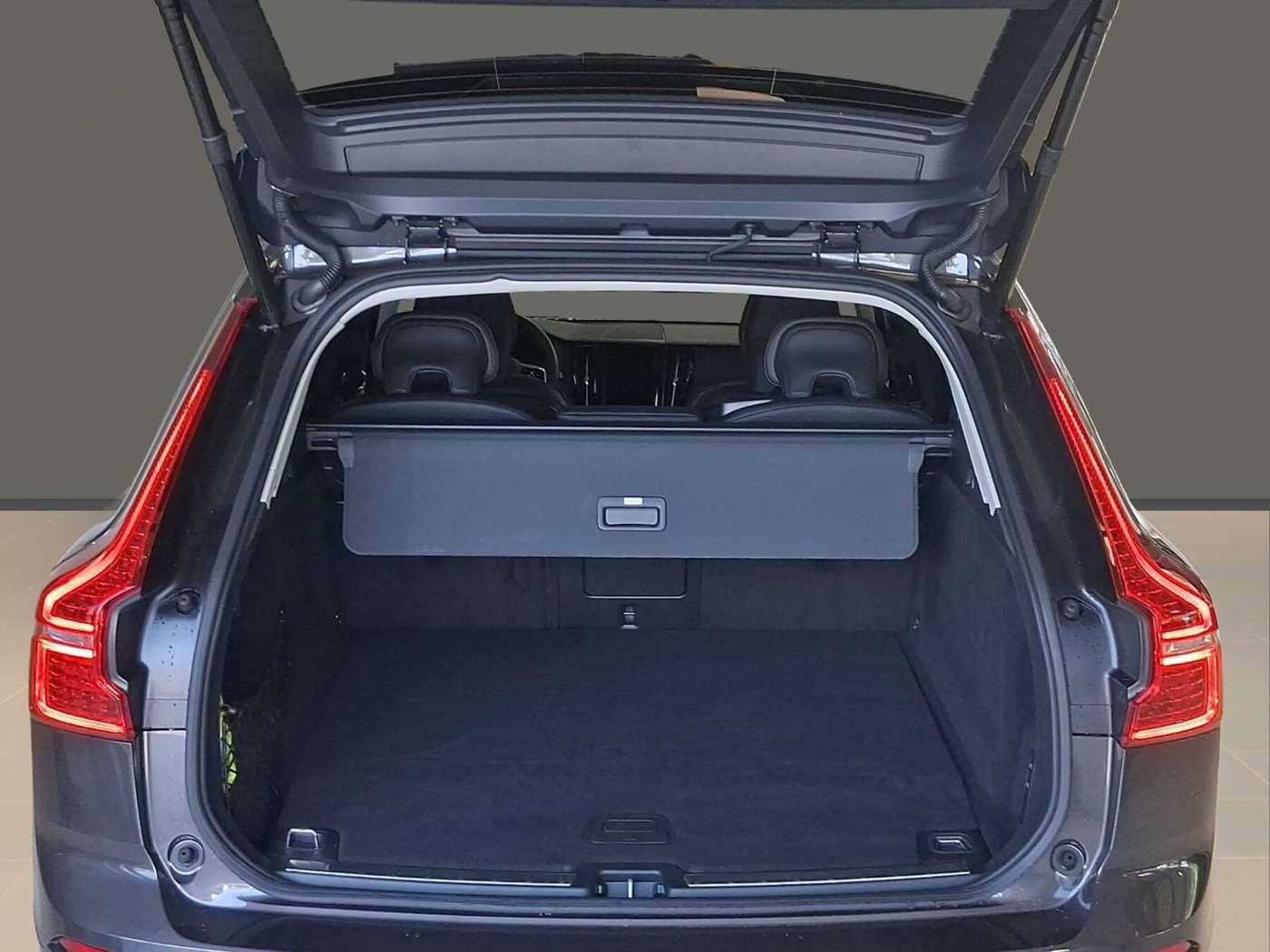 Volvo  T8 Plus Bright Recharge Plug-In Hybrid AWD