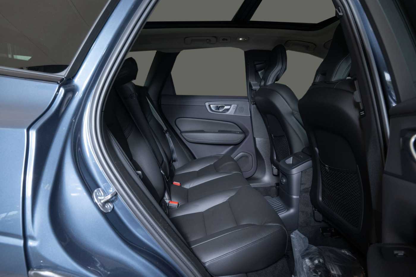 Volvo  T6 AWD Plus Dark Recharge Plug-In Hybrid Leder