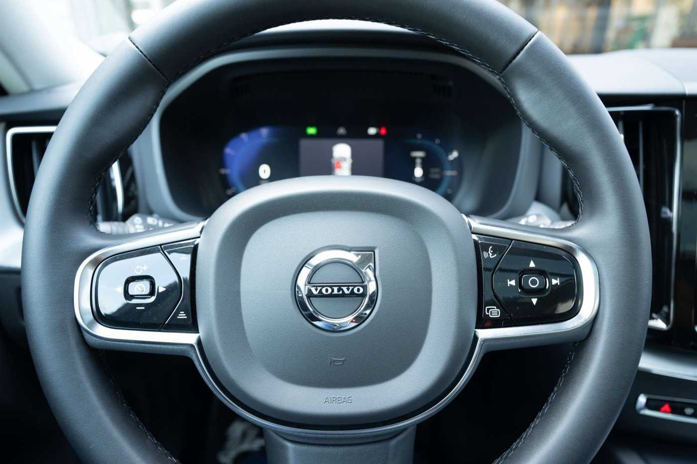Volvo  T6 AWD Plus Dark Recharge Plug-In Hybrid Leder