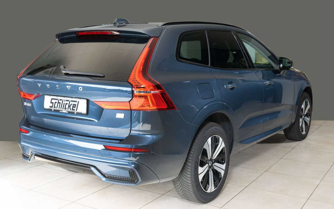 Volvo  T6 AWD Plus Dark Recharge Plug-In Hybrid Leder