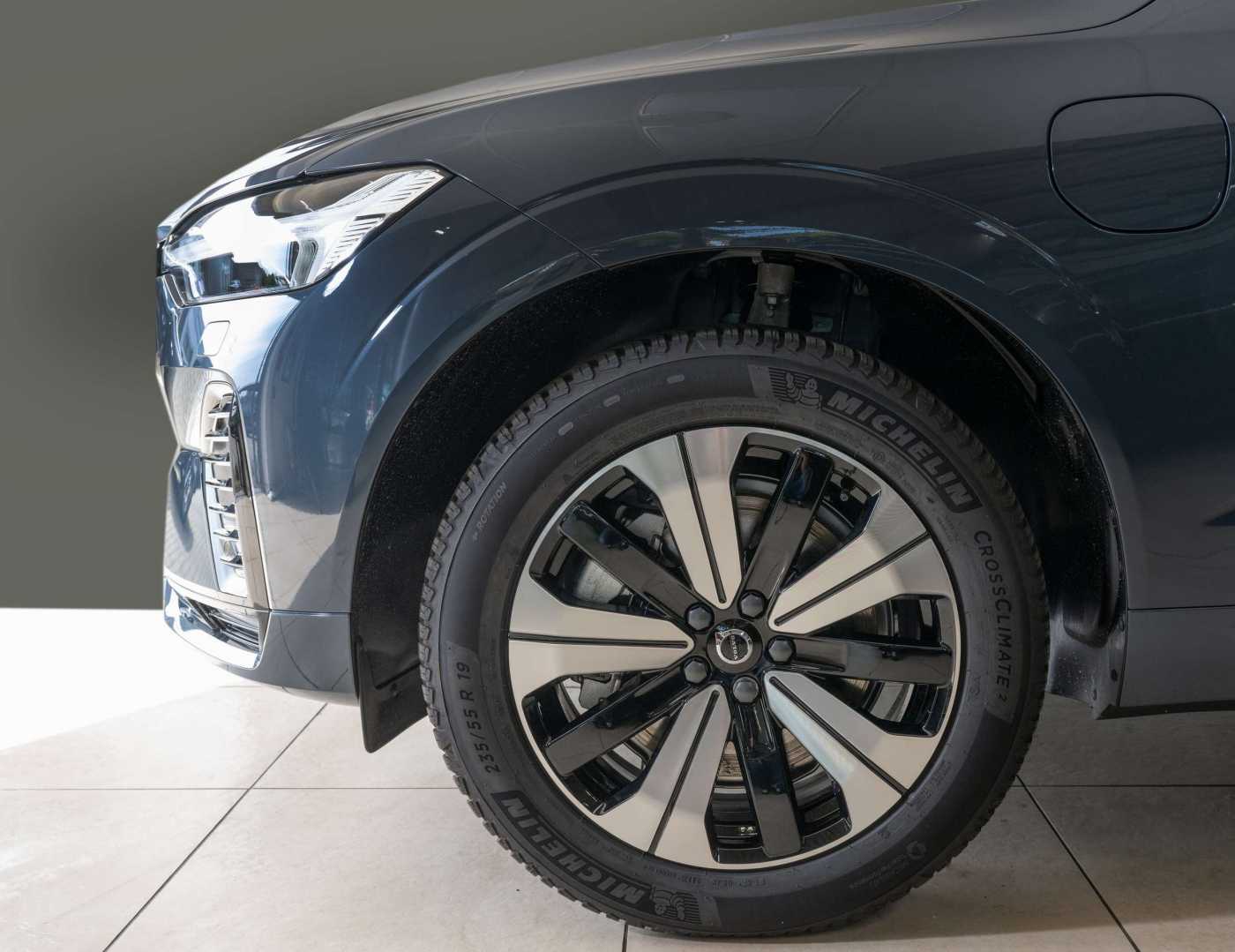 Volvo  T6 AWD Plus Dark Recharge Plug-In Hybrid Leder