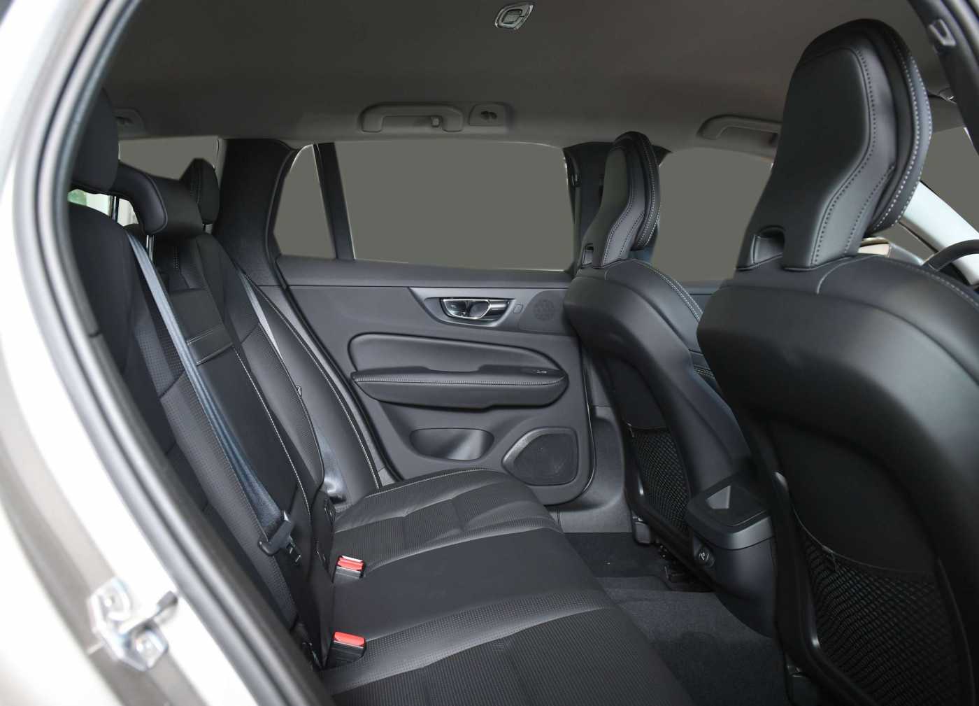 Volvo  D4 Inscription Navi Leder ACC 2-Zonen-Klimaautoma.