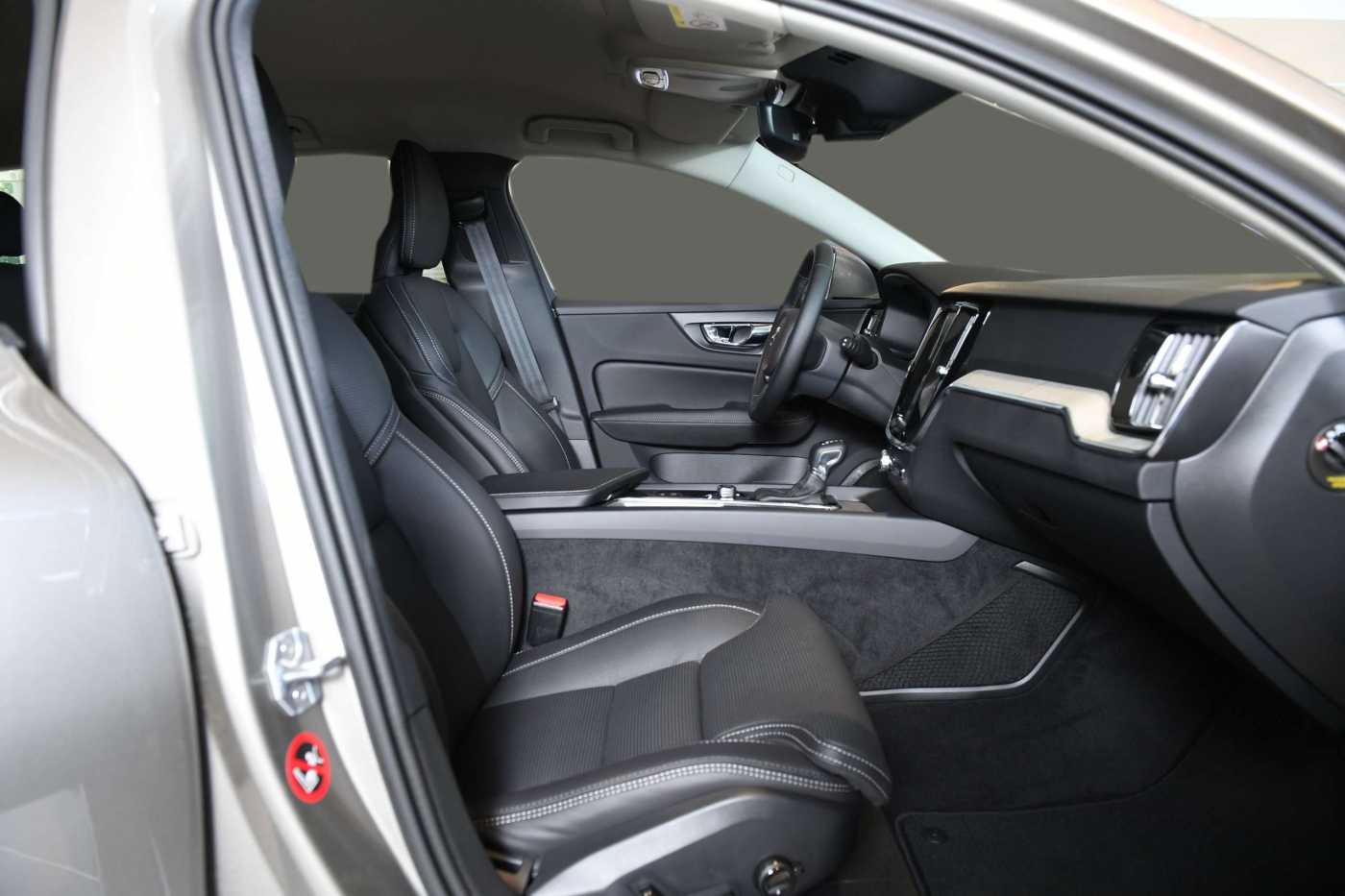 Volvo  D4 Inscription Navi Leder ACC 2-Zonen-Klimaautoma.