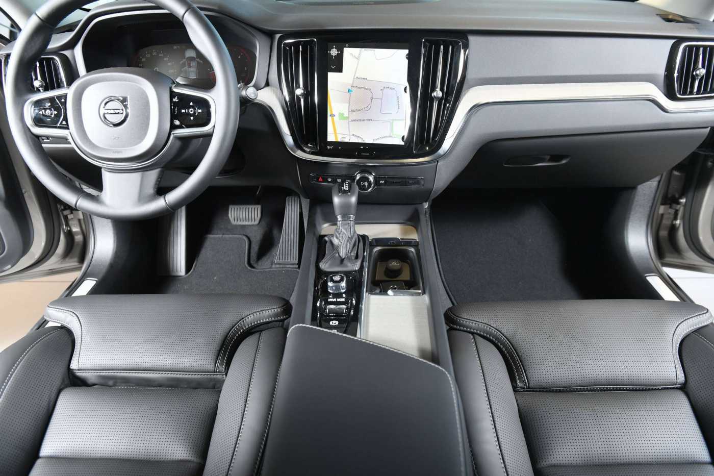 Volvo  D4 Inscription Navi Leder ACC 2-Zonen-Klimaautoma.