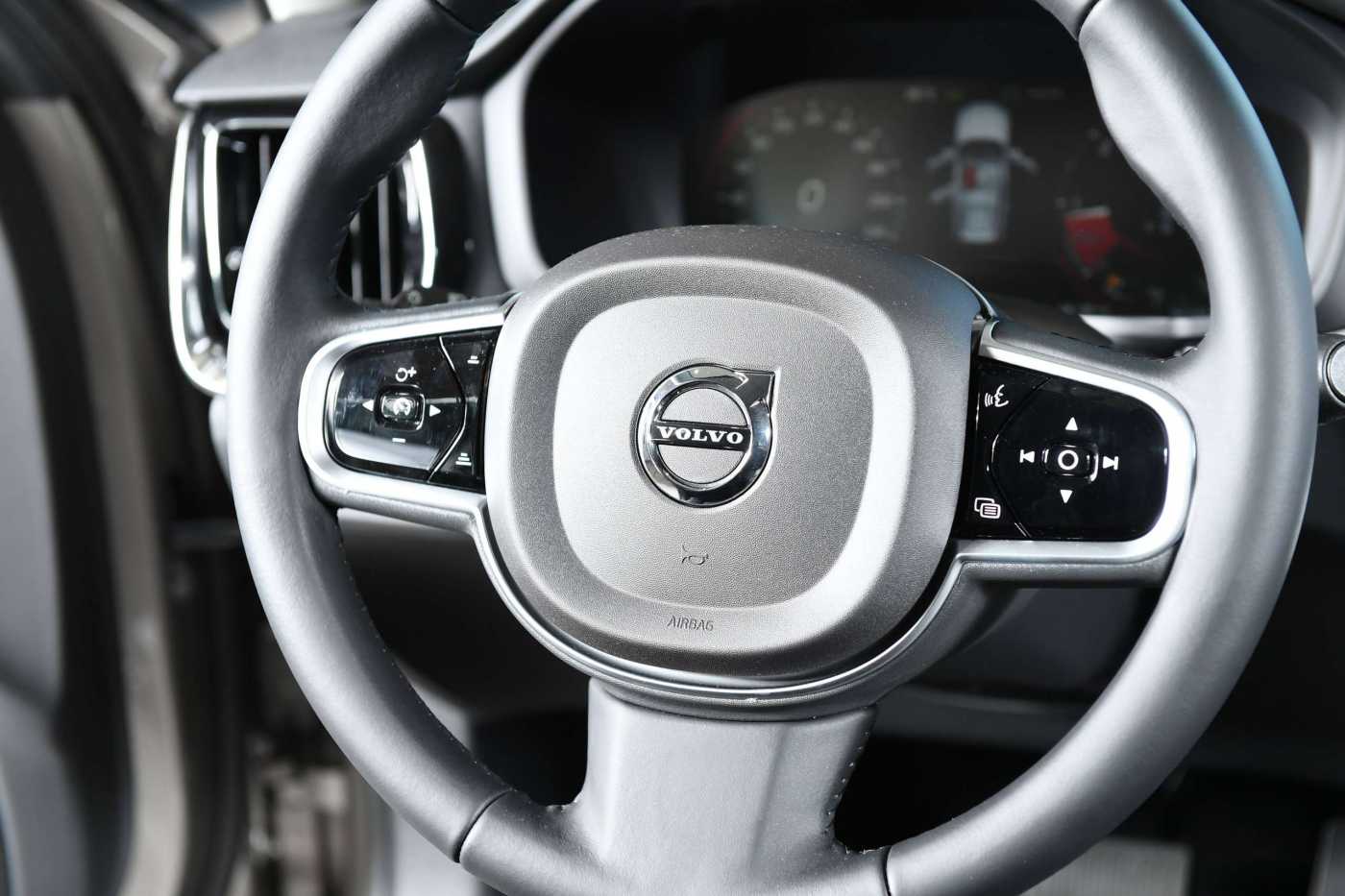 Volvo  D4 Inscription Navi Leder ACC 2-Zonen-Klimaautoma.
