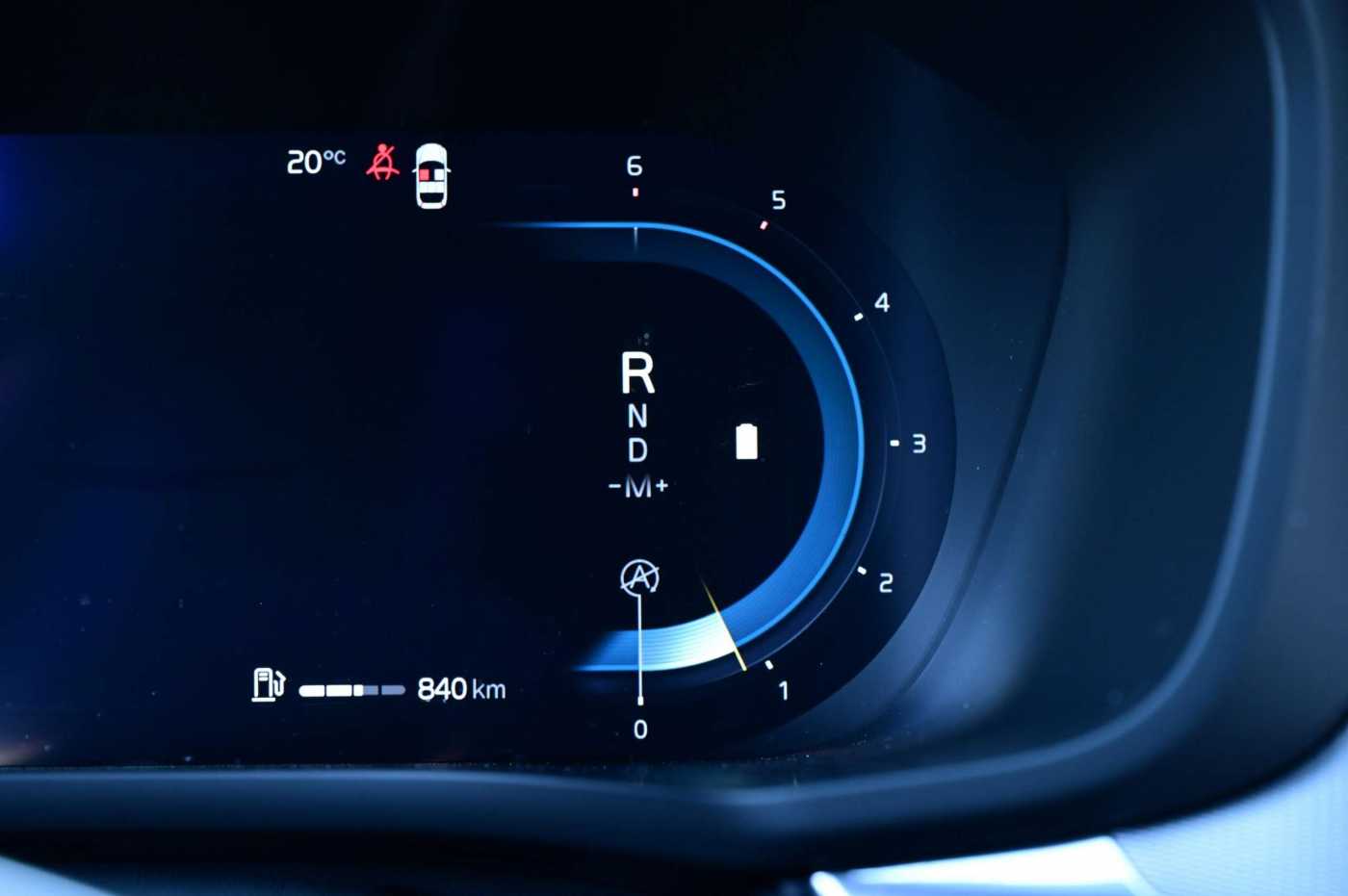Volvo  B4  AWD R-Design Navi ACC