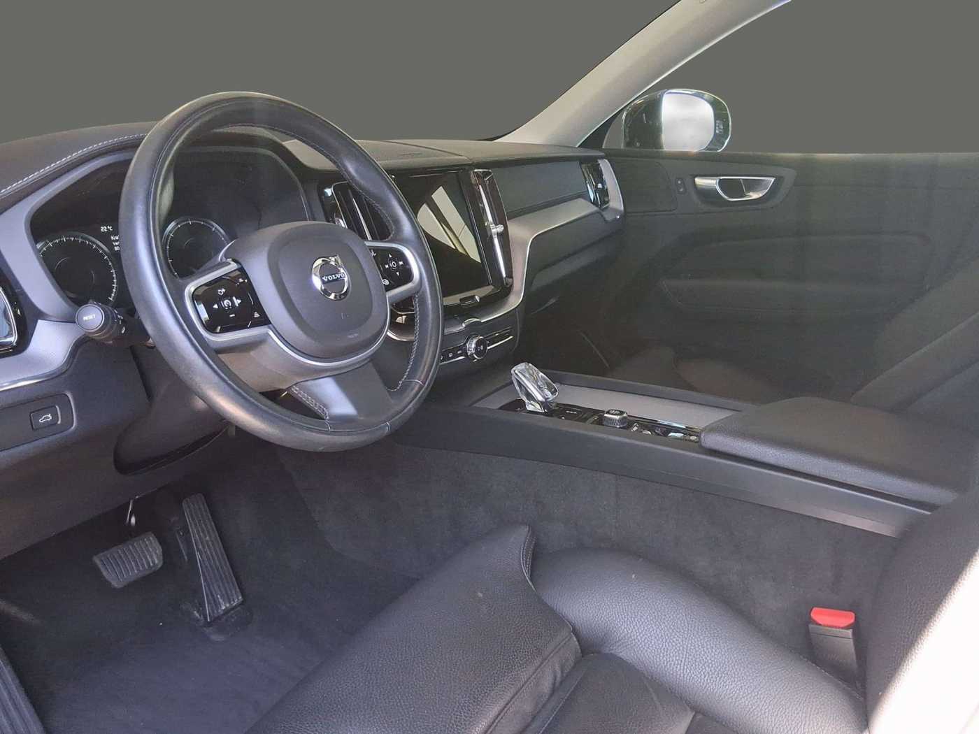 Volvo  B4 AWD Inscription  Navi Leder ACC 2-Zonen-Klimaa.
