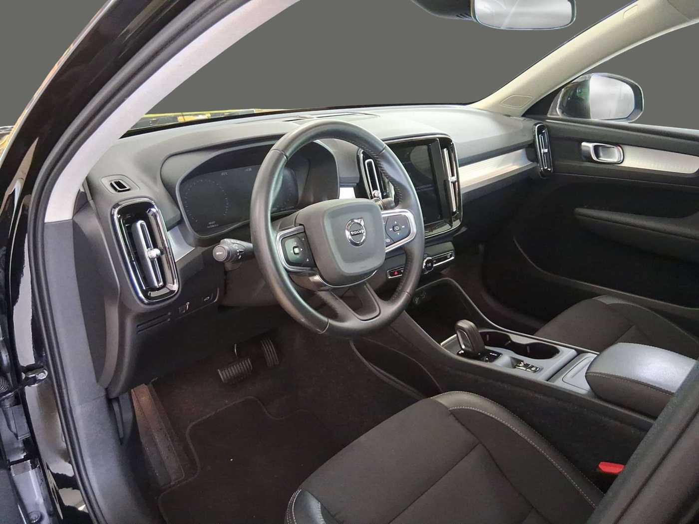 Volvo  T3 Momentum Pro Navi ACC Kamera AHK el. Klimaauto.