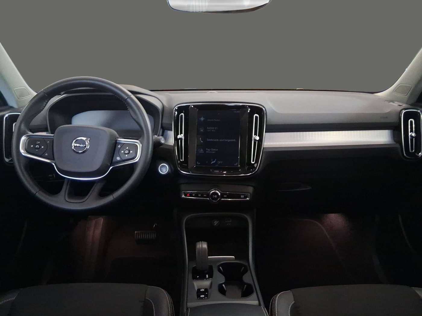 Volvo  T3 Momentum Pro Navi ACC Kamera AHK el. Klimaauto.