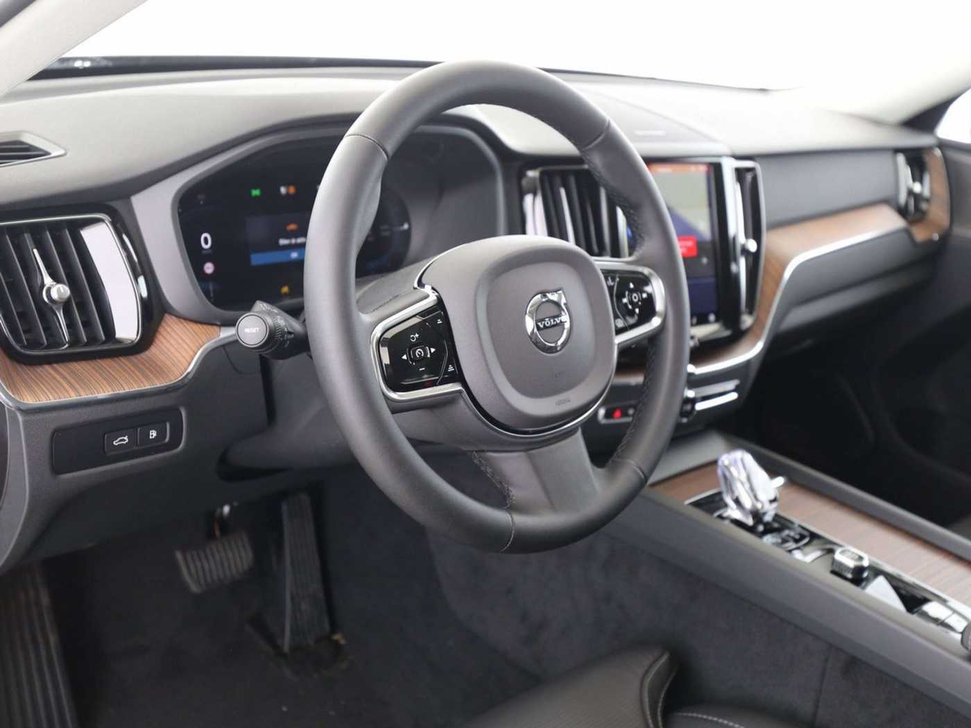 Volvo  T8 Plus Bright Recharge Plug-In Hybrid AWD