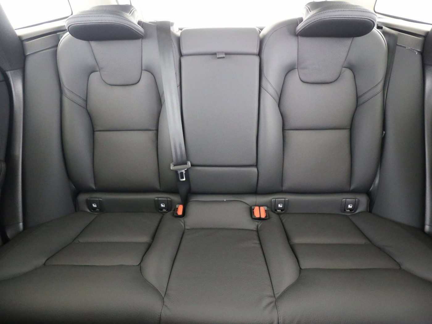 Volvo  T8 Ultimate Dark Recharge Plug-In Hybrid AWD ACC