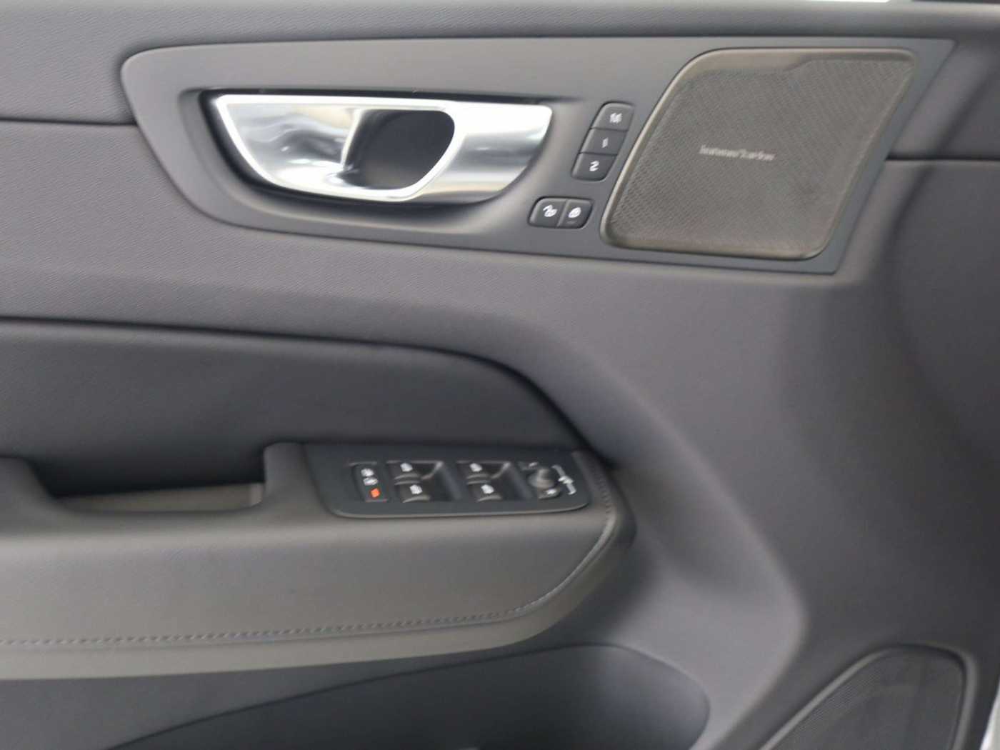 Volvo  T8 Ultimate Dark Recharge Plug-In Hybrid AWD ACC