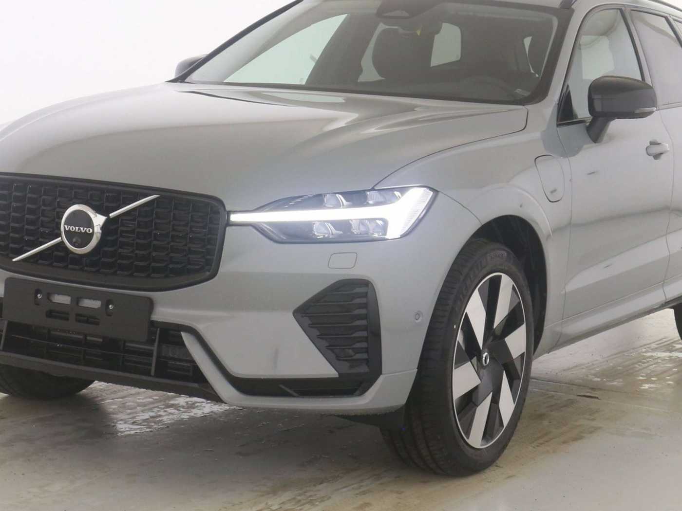 Volvo  T8 Ultimate Dark Recharge Plug-In Hybrid AWD ACC