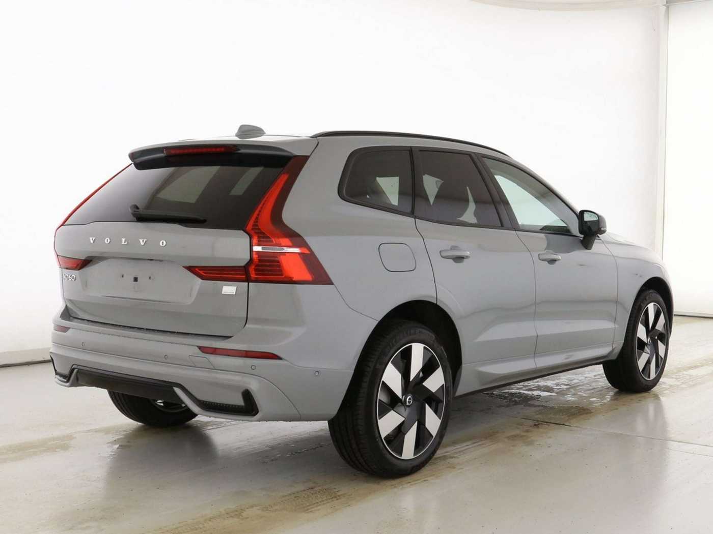Volvo  T8 Ultimate Dark Recharge Plug-In Hybrid AWD ACC