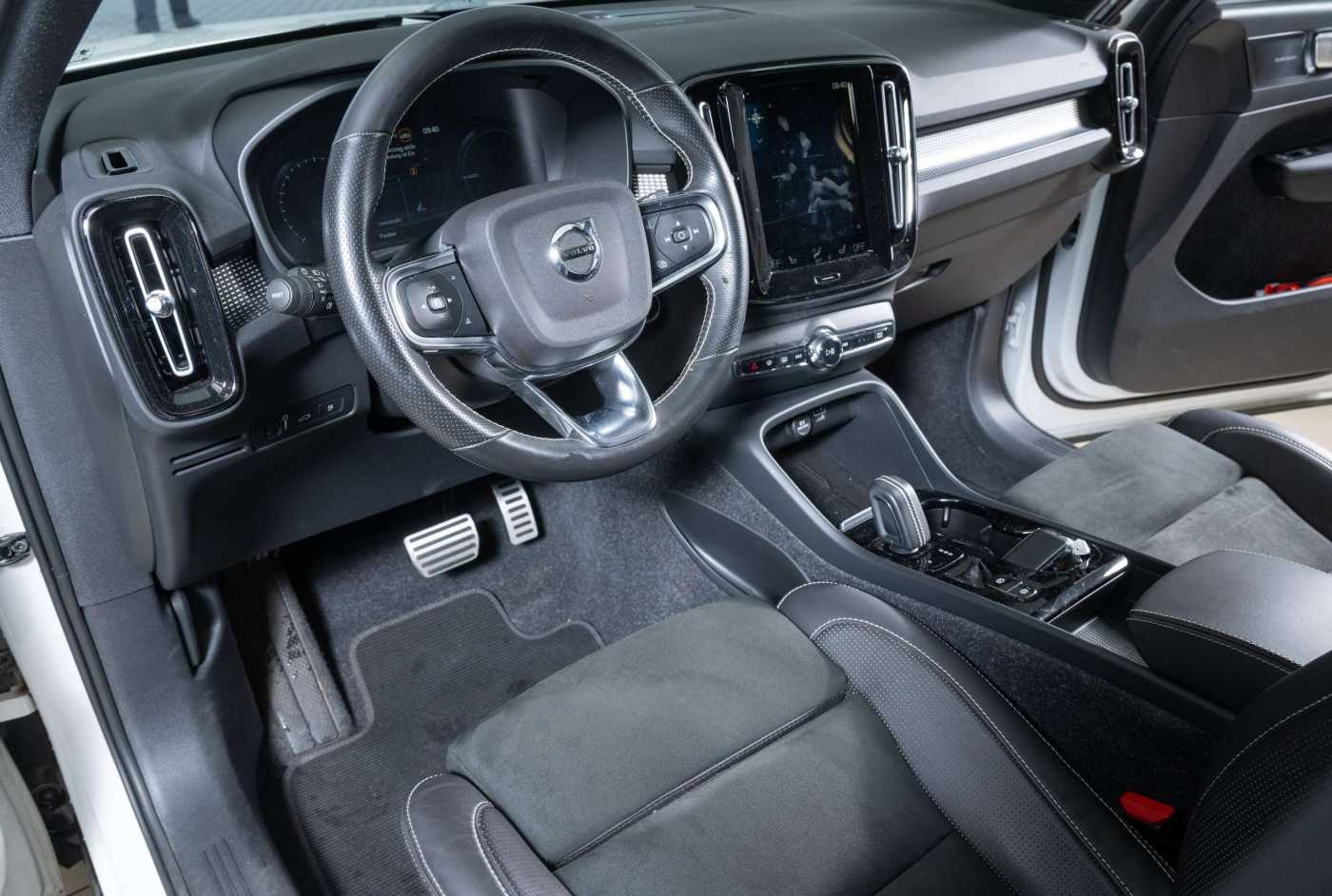 Volvo  T5 R Design Recharge Plug-In Hybrid 2WD