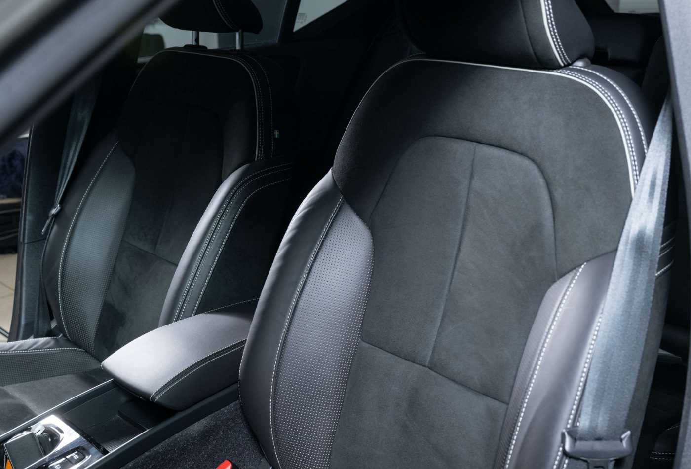 Volvo  T5 R Design Recharge Plug-In Hybrid 2WD