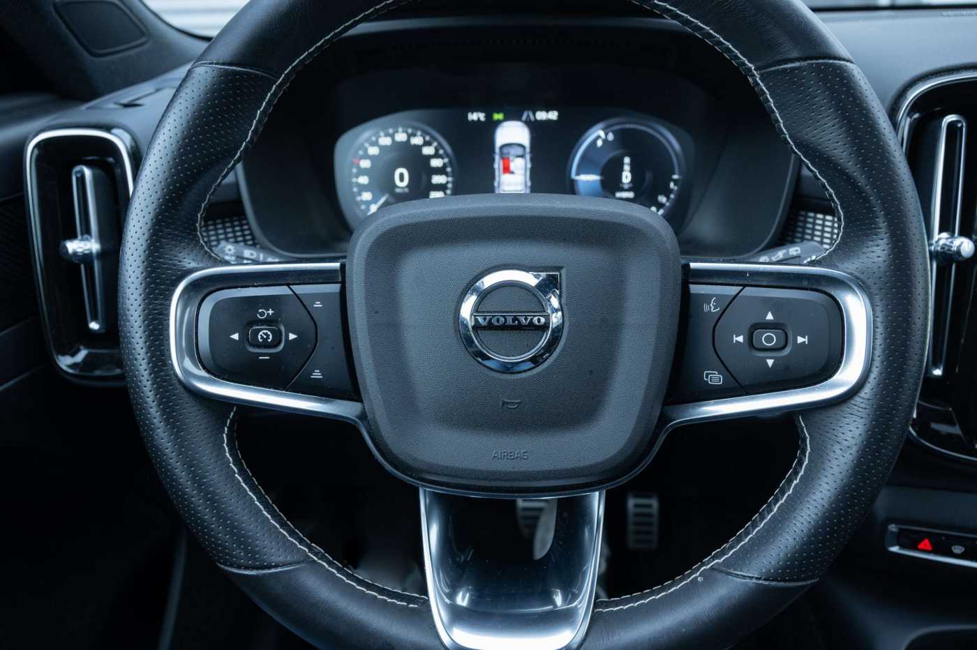 Volvo  T5 R Design Recharge Plug-In Hybrid 2WD