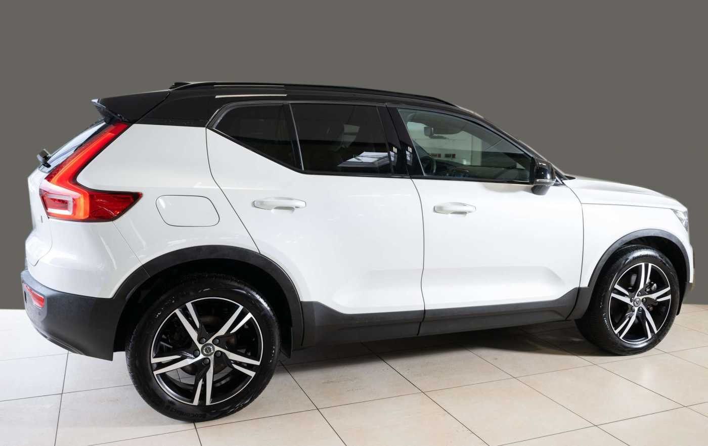 Volvo  T5 R Design Recharge Plug-In Hybrid 2WD