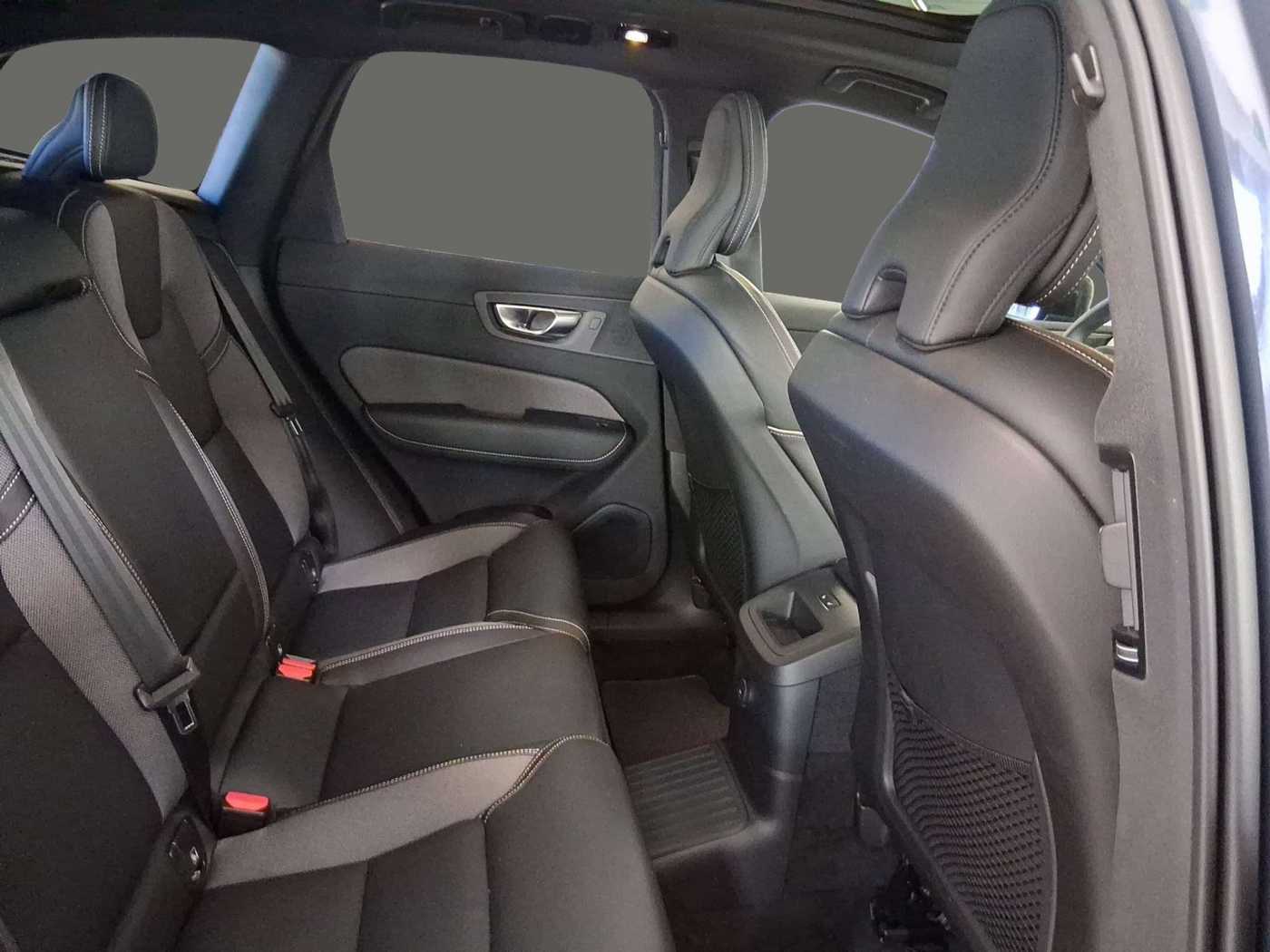 Volvo  T8 R-Design Recharge Plug-In Hybrid AWD ACC