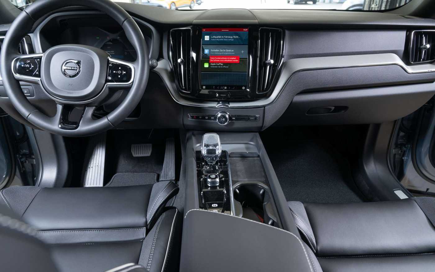 Volvo  T6 AWD Plug-in Hybrid Plus Dark Recharge  ACC