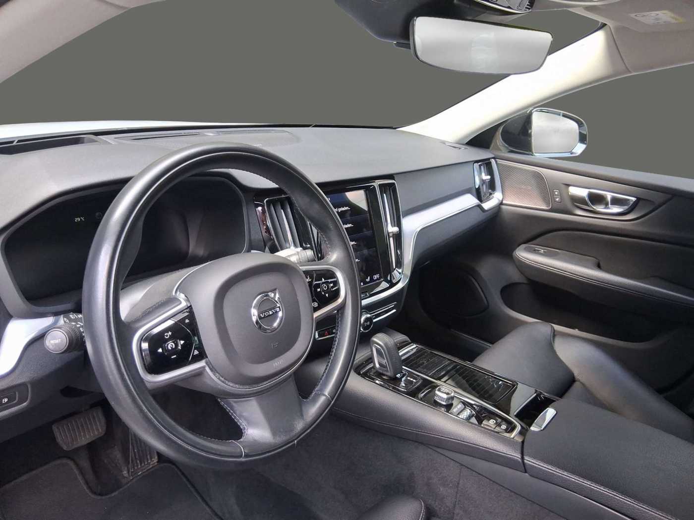 Volvo  T6 R Design Expression Recharge Plug-In Hybrid AWD