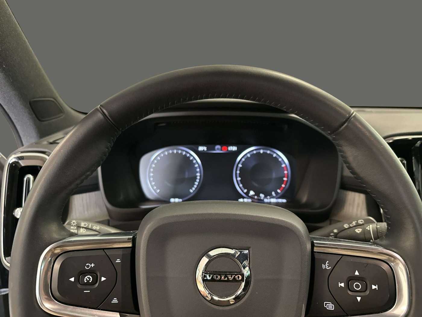Volvo  T4 Inscription Navi BLIS Leder ACC Kamera AHK Met.