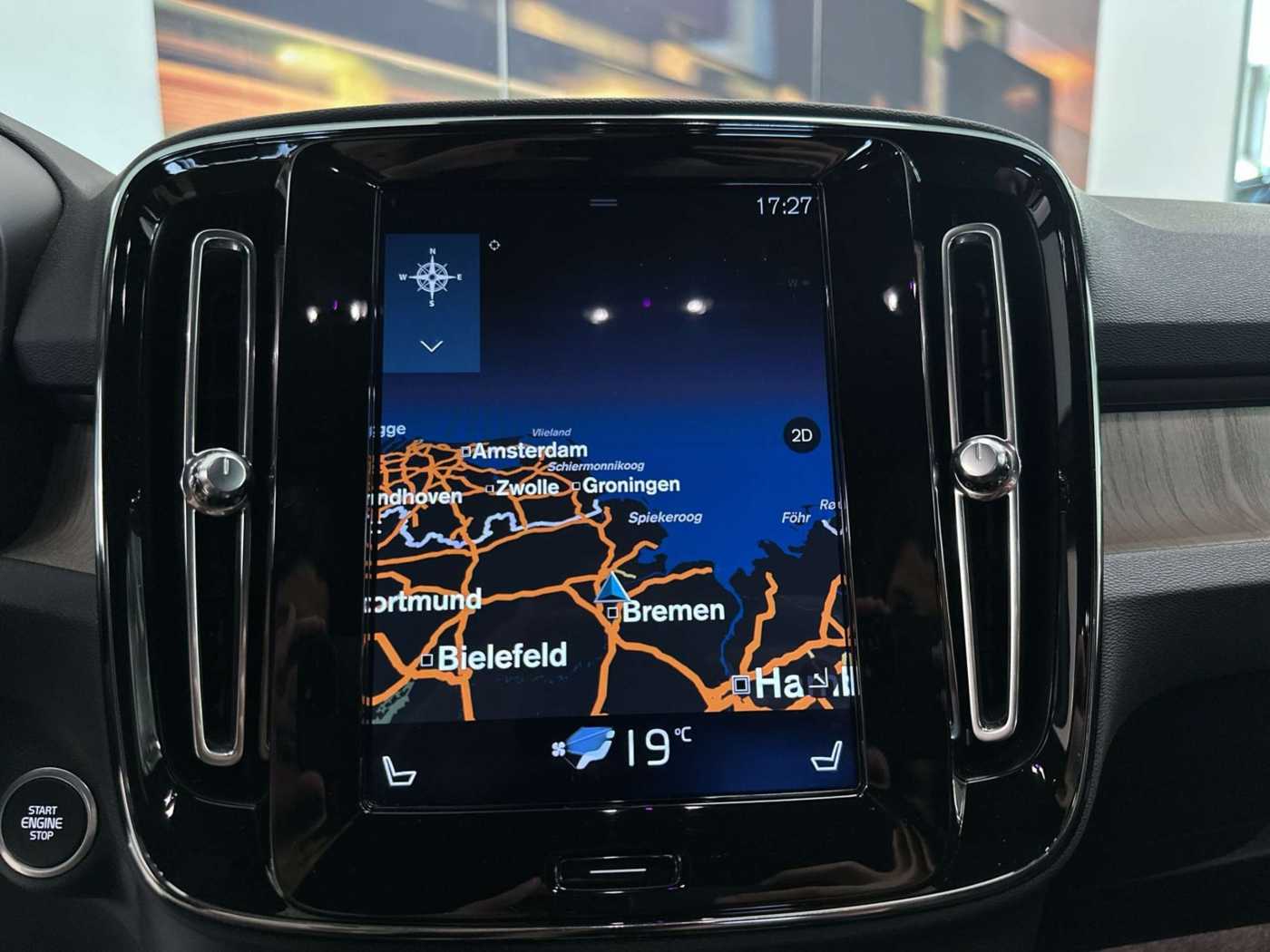 Volvo  T4 Inscription Navi BLIS Leder ACC Kamera AHK Met.