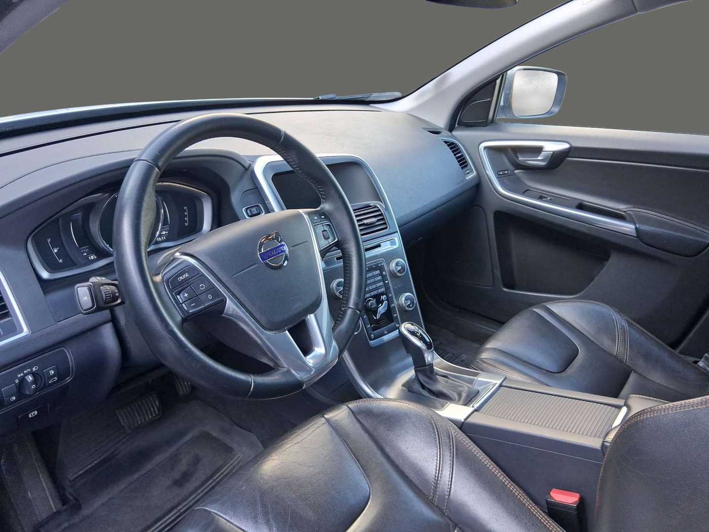 Volvo  D4 Summum Navi Leder Klimaautomatik Standheizung