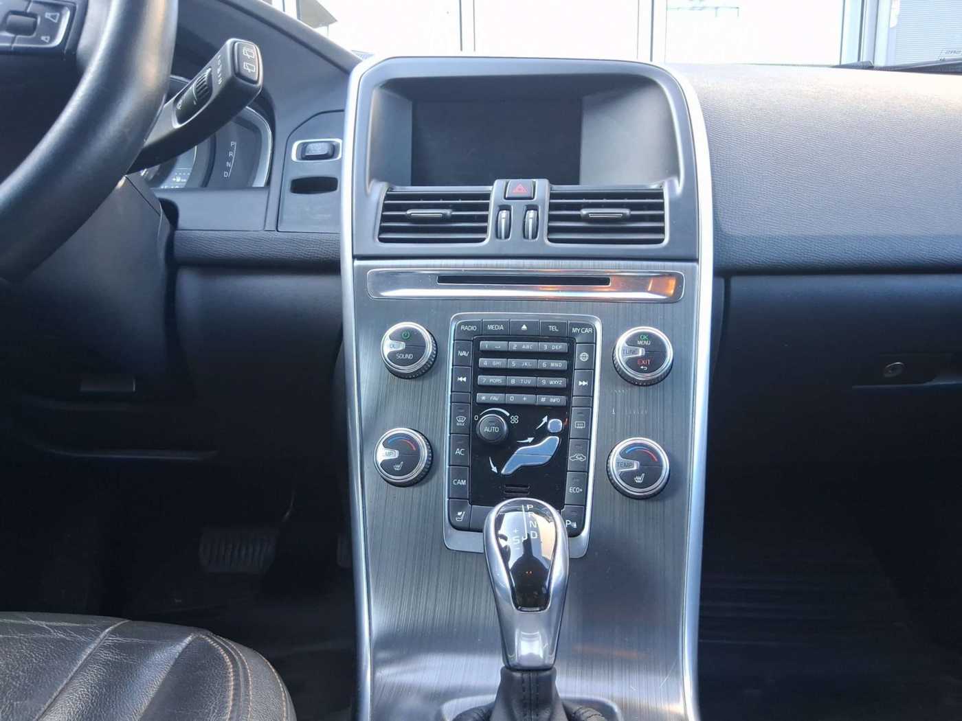 Volvo  D4 Summum Navi Leder Klimaautomatik Standheizung