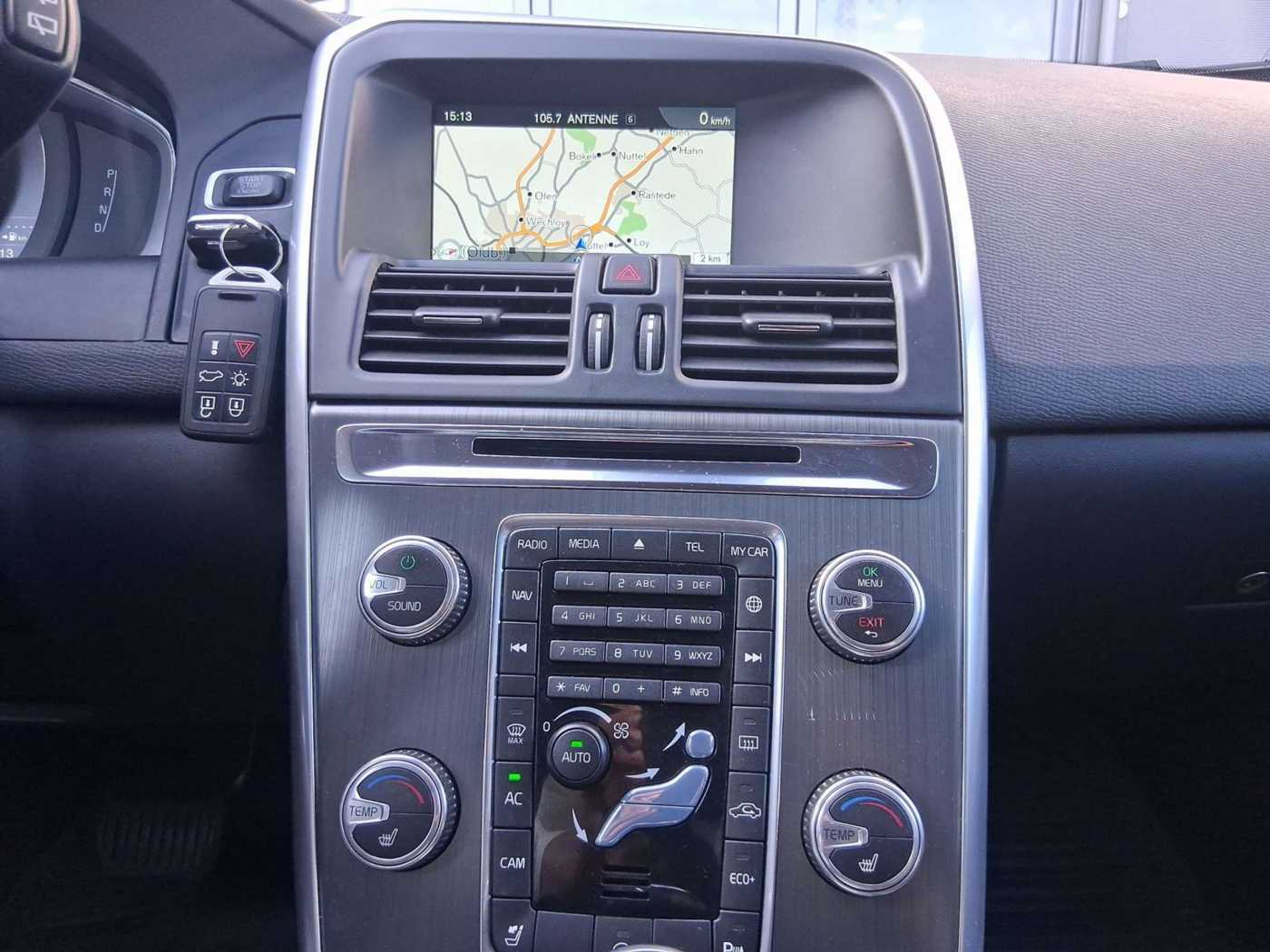 Volvo  D4 Summum Navi Leder Klimaautomatik Standheizung