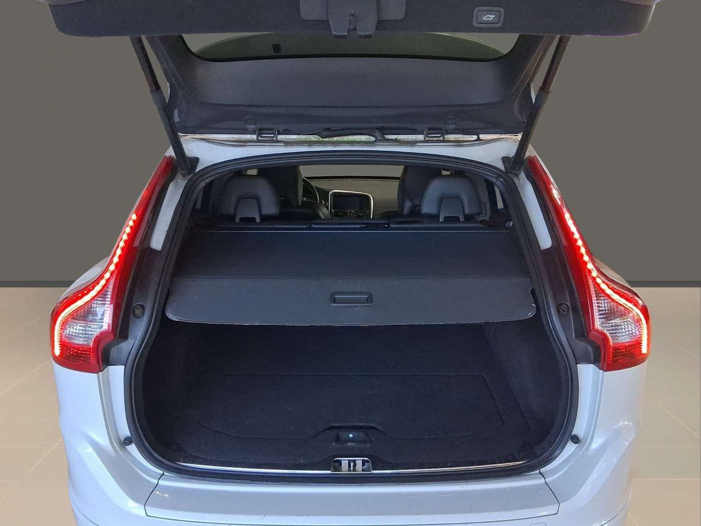 Volvo  D4 Summum Navi Leder Klimaautomatik Standheizung