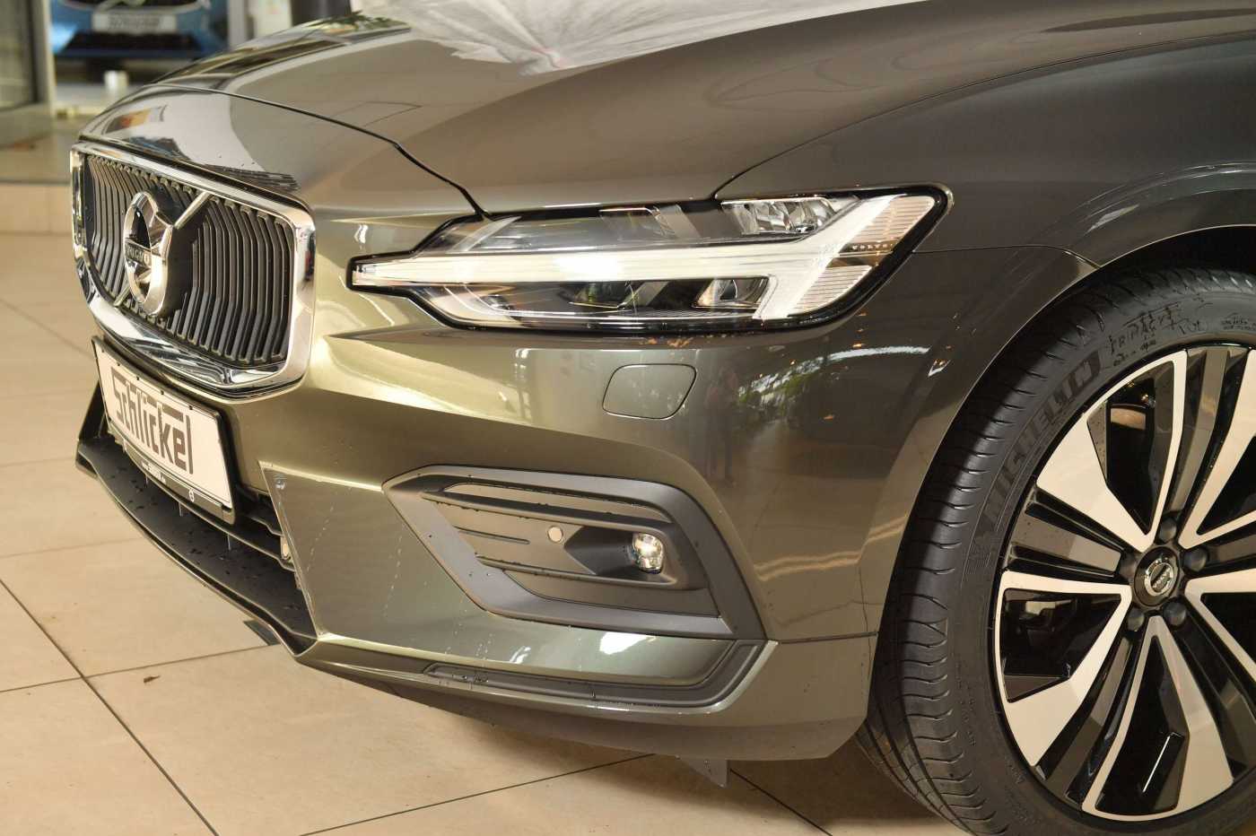 Volvo  Momentum Pro Navi Leder 360° Kamera Standhzg