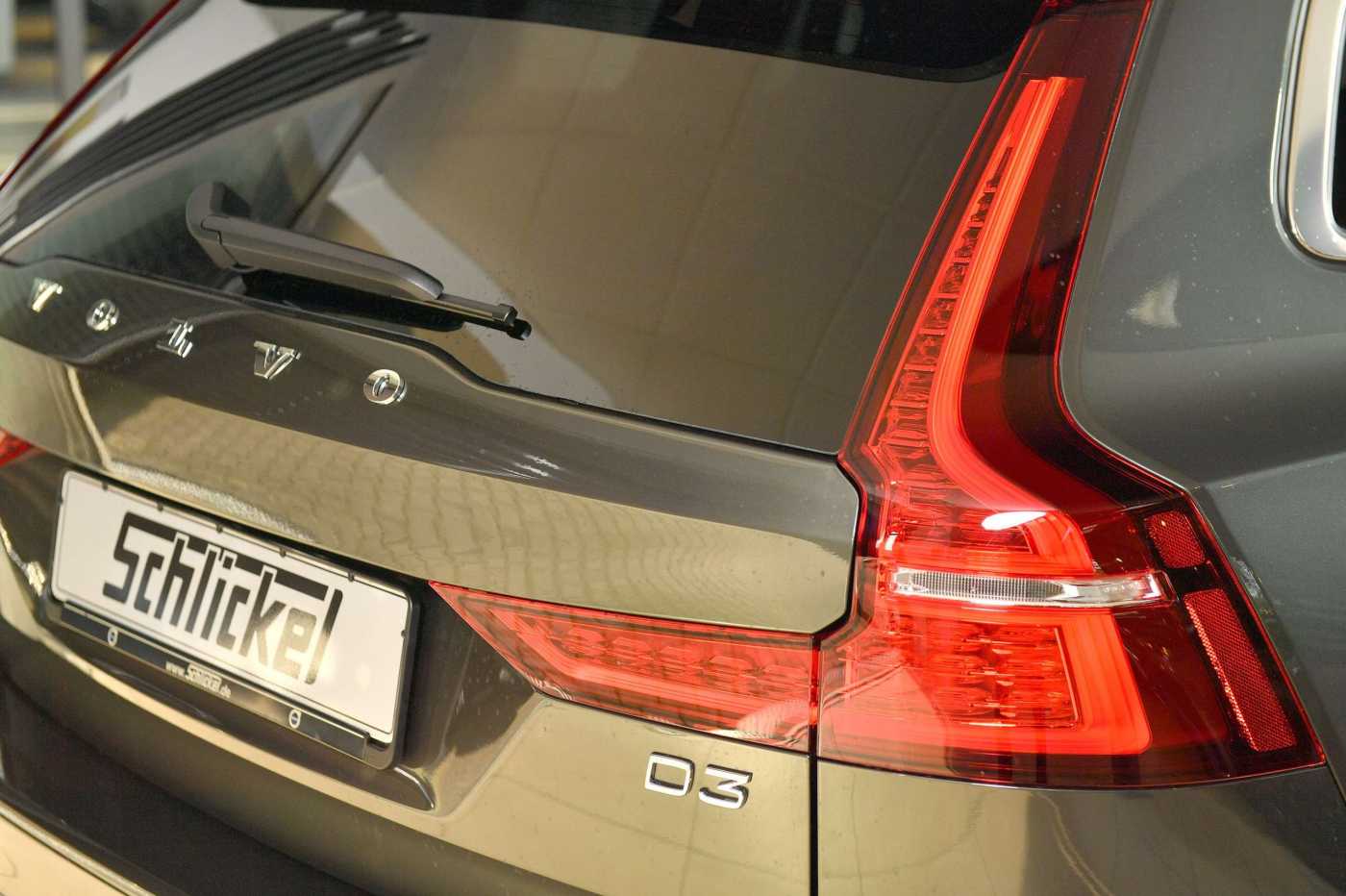 Volvo  Momentum Pro Navi Leder 360° Kamera Standhzg
