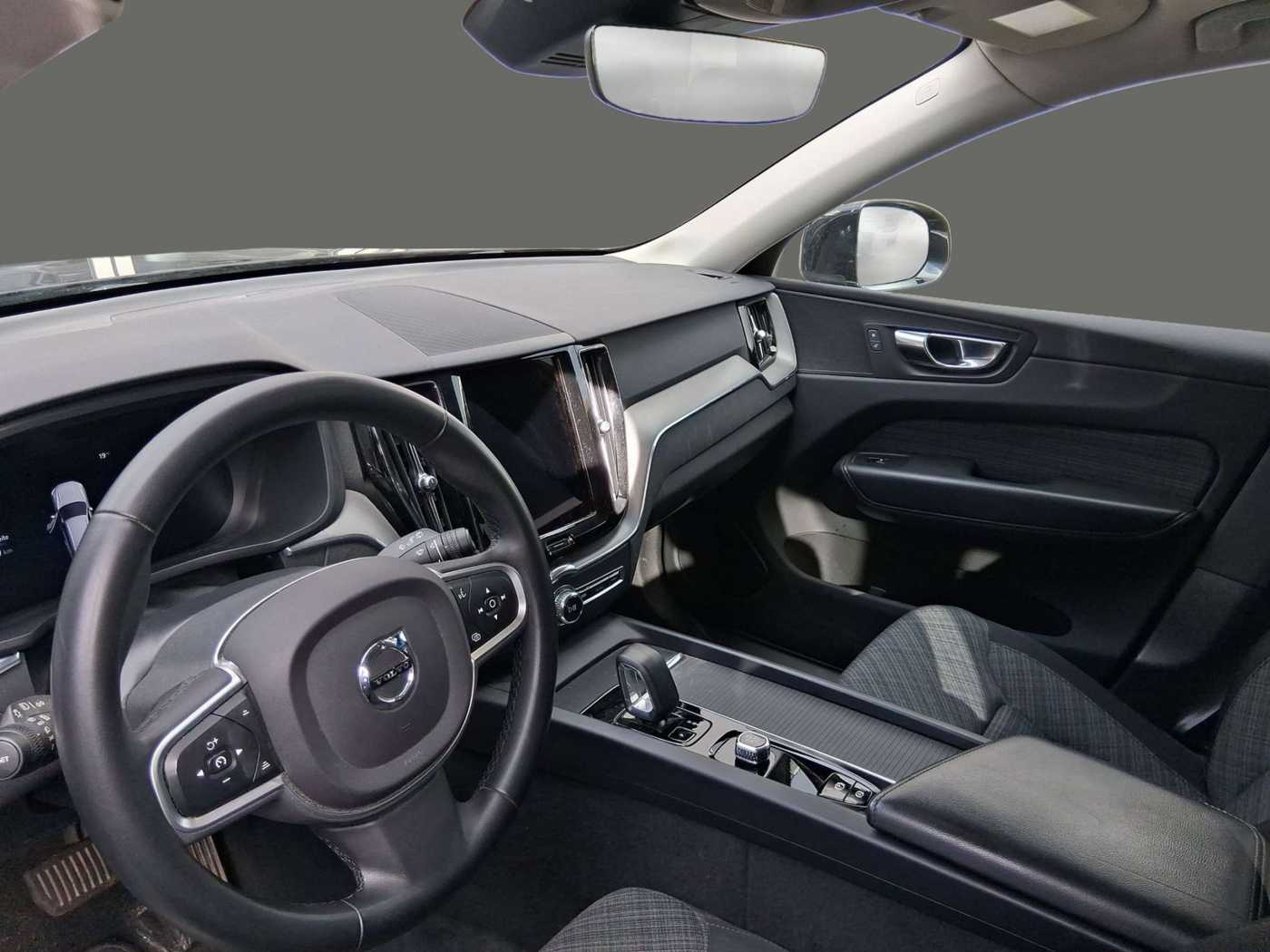 Volvo  B4 Core Navi ACC Kamera 2-Zonen-Klimaautomatik