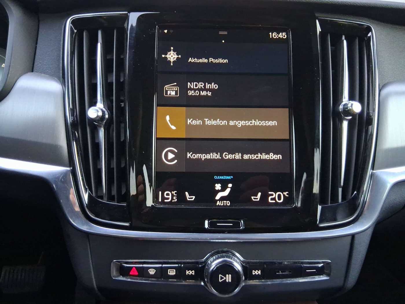 Volvo  D4 Momentum Pro Navi Leder ACC Kamera AHK Met.